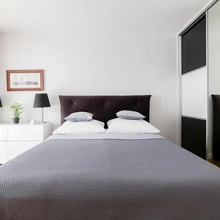 Easy Rent- Rayskiego 24h Check-in Apartment